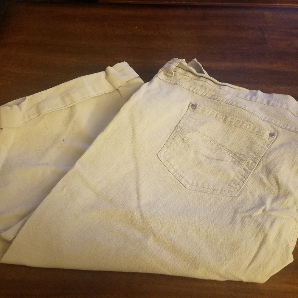 Gloria Vanderbilt short